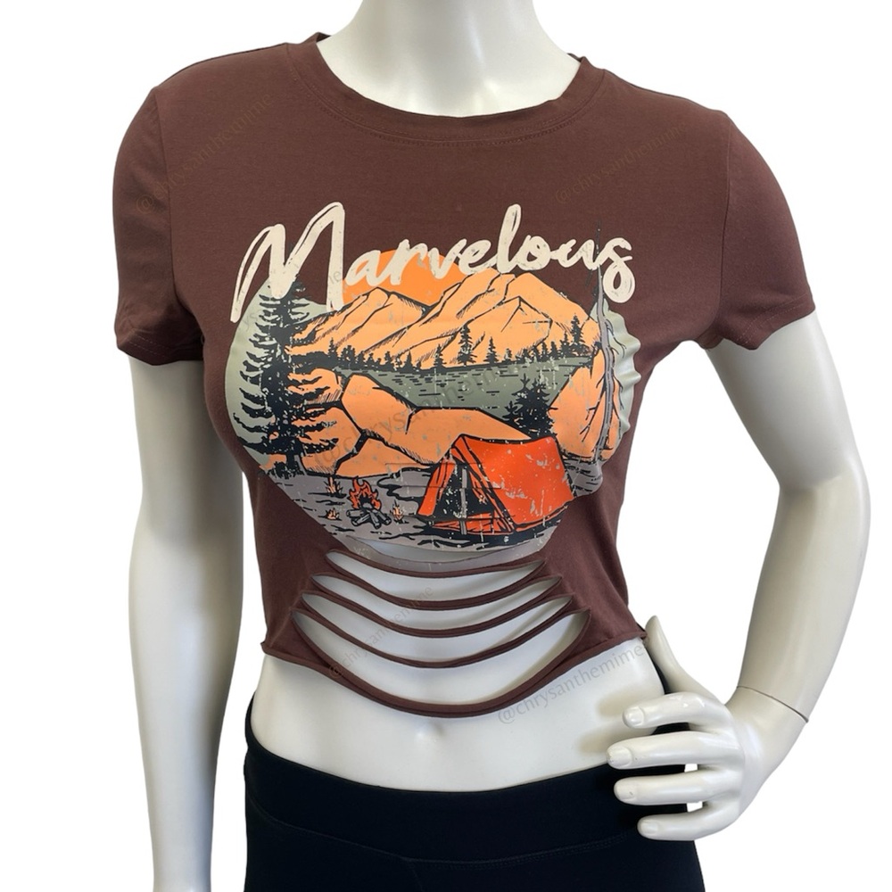 NWT • Printed Crop Cut Out Tee